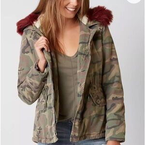 Coffee Shop Camouflage Hooded Jacket with Removable Faux Fur Trim